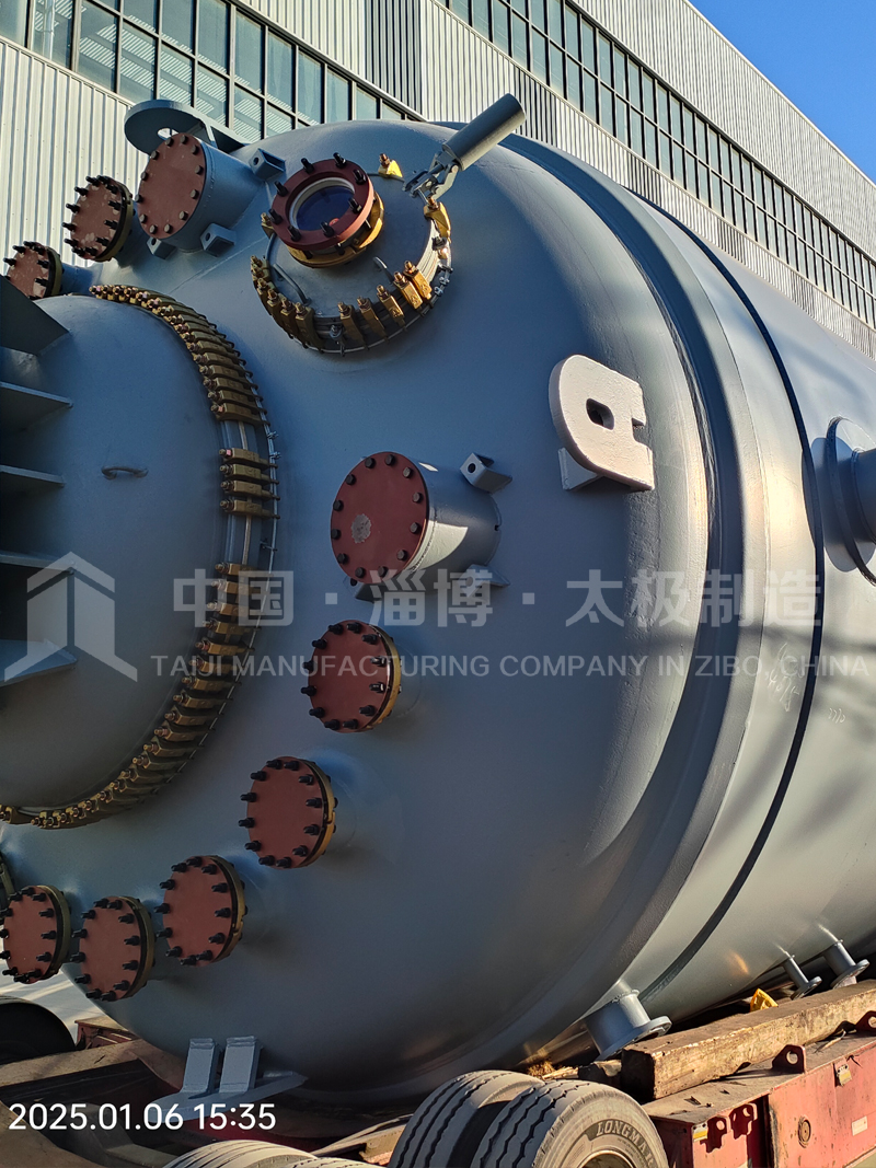 8 萬升閉式反應釜發(fā)車！太極制造刷新大型設(shè)備交付紀錄